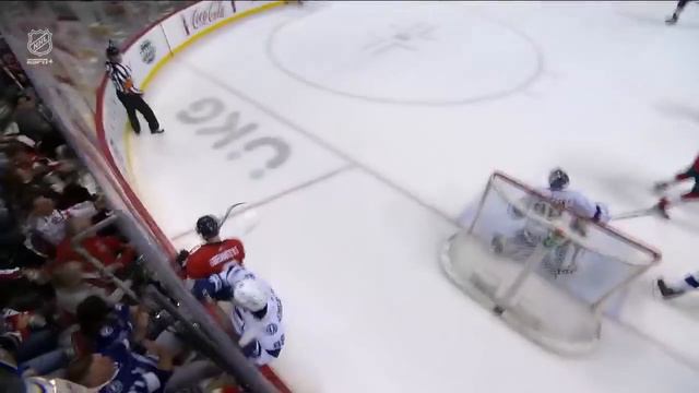 Sam Bennett Drops The Gloves With Mikhail Sergachev After Things Get Chippy In Florida смотреть онлайн