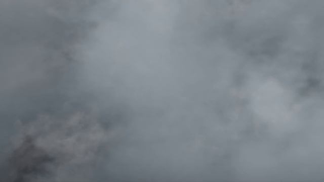 Полёт В Серых Облаках. Бесплатный Видео Футаж. Бесконечный Бесшовный цикл смотреть онлайн