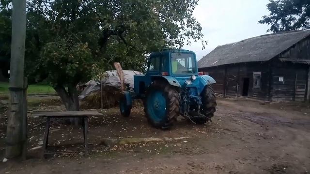 Матвей катается на тракторе с дядей Васей. смотреть онлайн