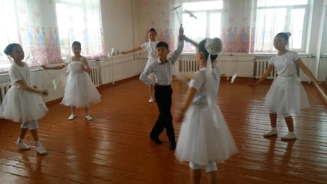 Прощальный вальс.муз.школа Зайсан смотреть онлайн