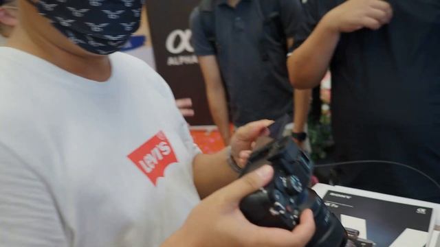 Hasselblad X2D, Fuji X-H2, Canon R10/R7, Nikon Z30 at YL Photo Fair 2022 смотреть онлайн