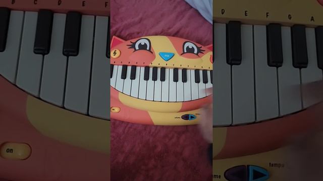 Giornos Theme on my Cat Piano! смотреть онлайн