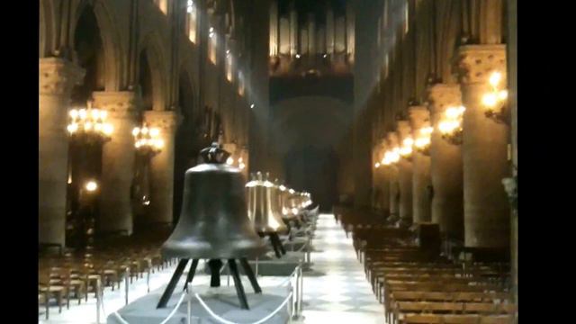 NOTRE-DAME -DE-PARIS: l'orgue répète dans la cathédrale vide, exposition des nouvelles cloches смотреть онлайн
