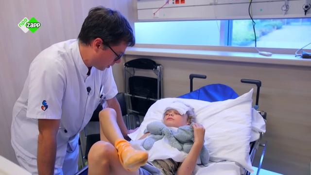 GEBROKEN ARM RECHTZETTEN - TOPDOKS SEH смотреть онлайн