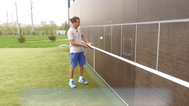 Теннис. Тренировка со стенкой. Игра слёта. смотреть онлайн