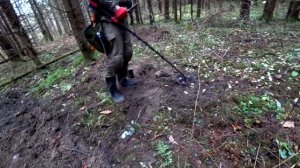 НАШЛИ 700 ЛЕТНИЙ ДОМ В ЛЕСУ! КОП С МЕТАЛЛОИСКАТЕЛЕМ. Кладоискатель Руся.