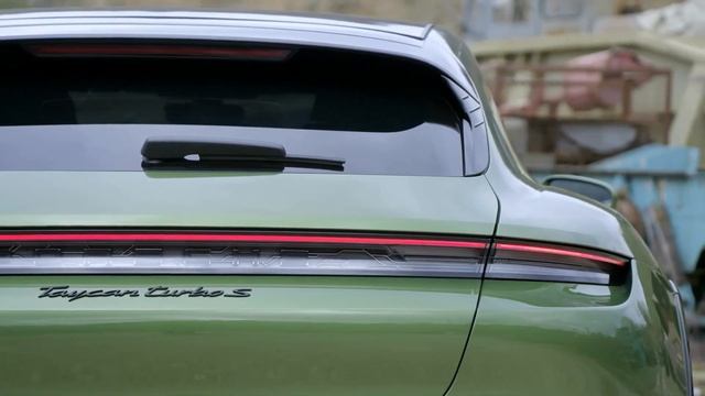 The new Porsche Taycan Turbo S Cross Turismo Design in Mamba Green смотреть онлайн
