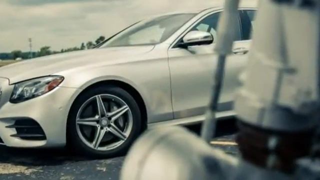 2017 Mercedes Benz E300 4MATIC Test Review смотреть онлайн