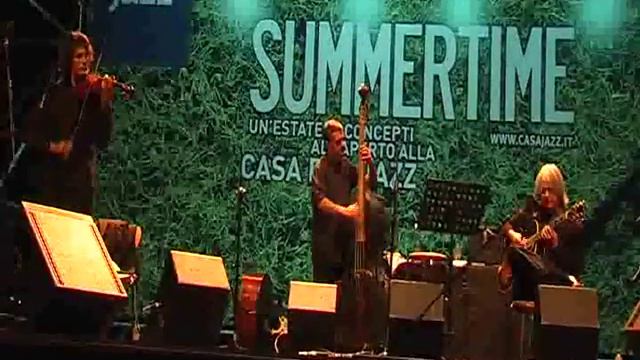Acoustic Swing Trio - Honeysuckle Rose смотреть онлайн