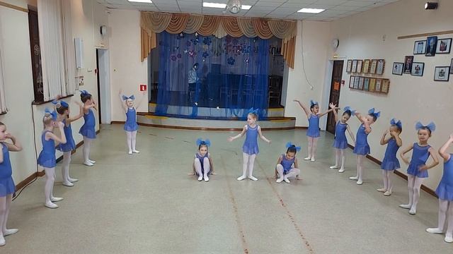 Танец "Кукол" 1 "А"класс ЦДТ "Юбилейный"г.Краснодар.Педагог Мармэ О.А.,концертмейстер Даниелян Э.В. смотреть онлайн