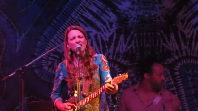 Derek Trucks & Susan Tedeschi Band ~ Look Around смотреть онлайн