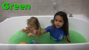 Джелли Baffy, веселые игры Нелли в ванне под детскую песенку и аквагелем