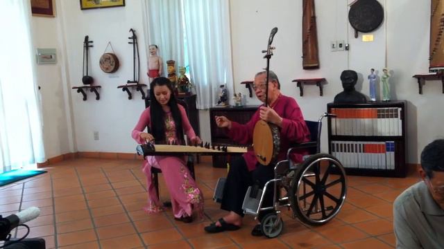 Giáo sư Trần Văn Khê смотреть онлайн