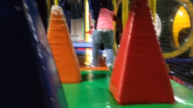Family Fun Center Claw Machines Softplay Moon Bounce Bowling & Arcade Video Redemption Games смотреть онлайн