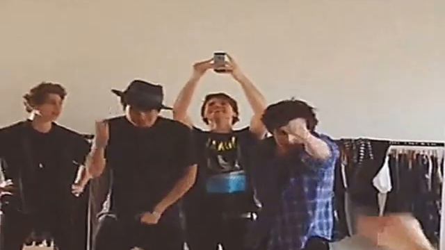 Freaks - Timmy Trumpet ( 5 Seconds Of Summer fan made version) смотреть онлайн