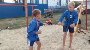 11 летний самбист против 14 летнего пацана