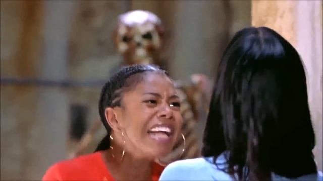 2001 - Scary Movie 2 - Skeleton Scene