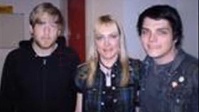 Gerard Way + Bob Bryar: popular смотреть онлайн