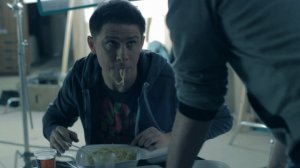 ХБ - Гарик мешает Тимуру есть