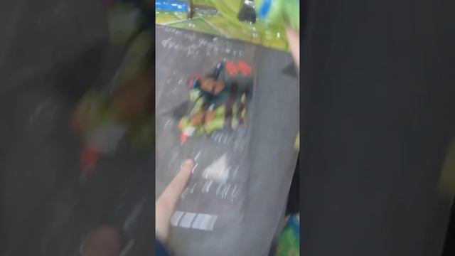 Подарки младшему брату на др смотреть онлайн