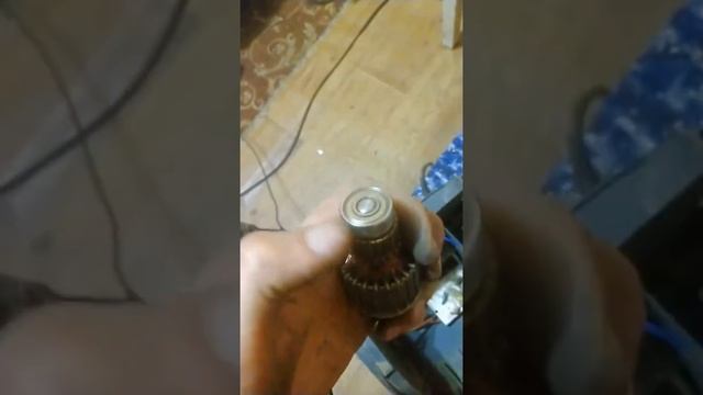 Пылесос гудит, ощущается вибрация, присутствует запах горелого пластика смотреть онлайн