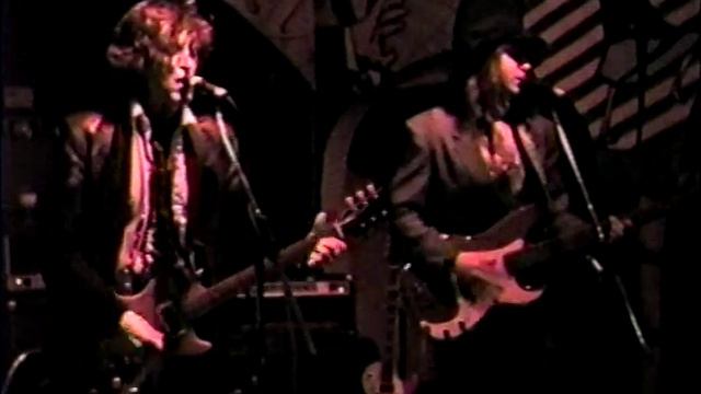 Nikki Sudden & The Chamber Strings 04-21-1998 Middle East upstairs (part 1) смотреть онлайн