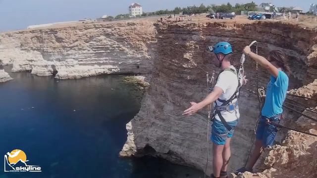 Вова мыс Фиолент прыжки с верёвкой в Крыму с командой Скайлайн смотреть онлайн