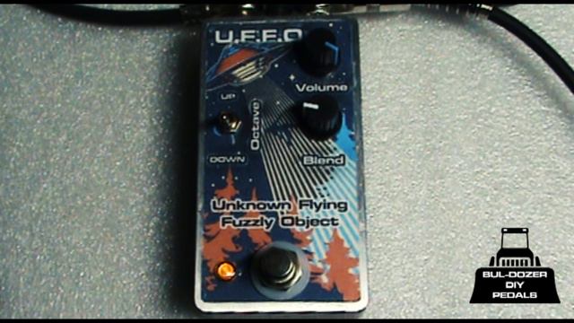 Fuzz "UFFO" (клон Theremin fuzz) by Bul-dozer смотреть онлайн