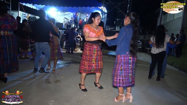 Pero que hermosas mujeres! 😍 bailando 💃💃 con la música Xoyita Musical desde El Cipres I, Pachalum. смотреть онлайн