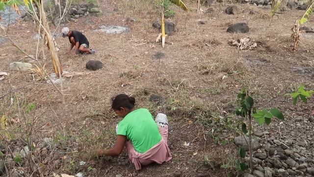 nagkasunugan dahil sa sobrang init! Nangutang kami kay Ate rina wala ka ng Sahod 😂 | BUHAY PROBINSY смотреть онлайн