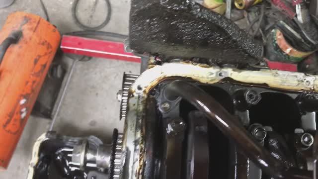 Кончился черный герметик? Бери белый и продолжай. Out of black sealant? Take the white one and keep. смотреть онлайн