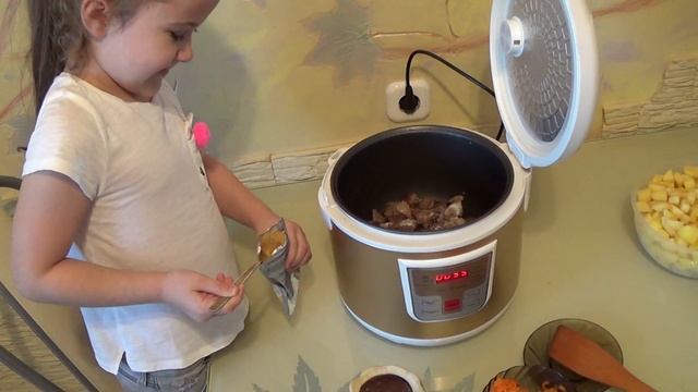 тушеная картошка с мясом в мультиварке смотреть онлайн