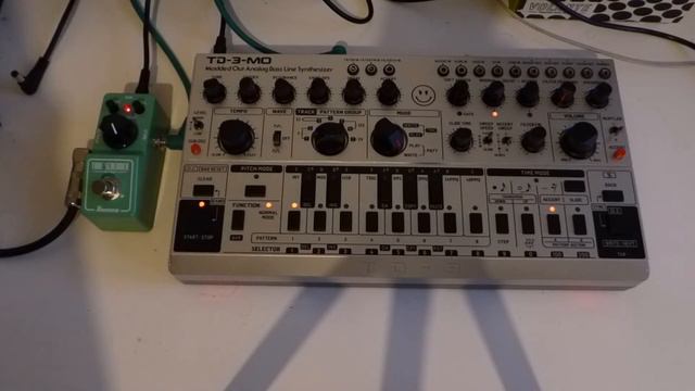 Behringer TD3-MO & Ibanez TS Mini смотреть онлайн