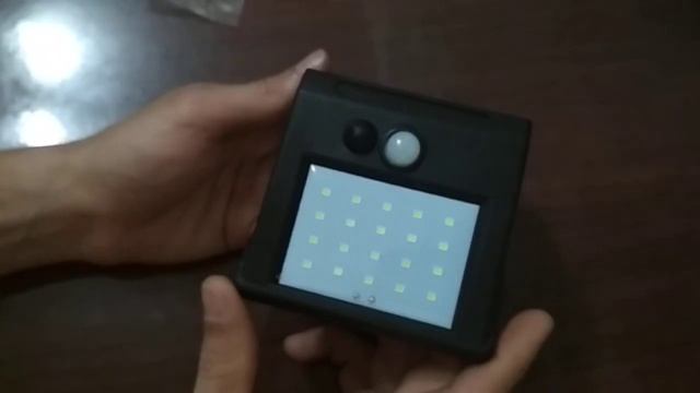 Светодиодный уличный светильник с датчиком движения. смотреть онлайн