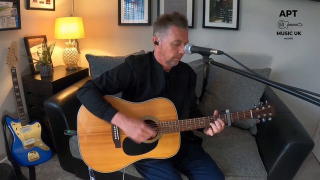 NOEL GALLAGHER - “Live Forever” Acoustic Cover By APT смотреть онлайн