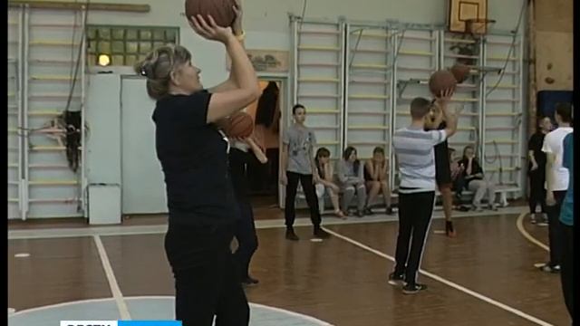 Петросовет изыскивает средства на ремонт бассейна в лицее №1 смотреть онлайн