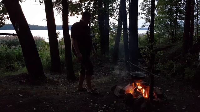 Рыбалка с Ночёвкой на Чигиринском Водохранилище. Ловим на Фидер. Фаршированные Перцы. смотреть онлайн
