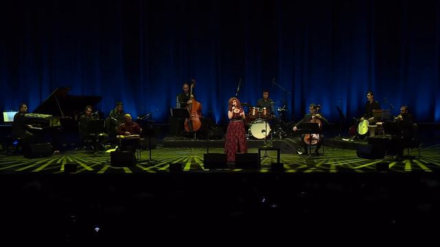 Sareri Hovin Mernem - Lena Chamamyan (Live-Zorlu PSM) /ساريري - لينا شاماميان смотреть онлайн