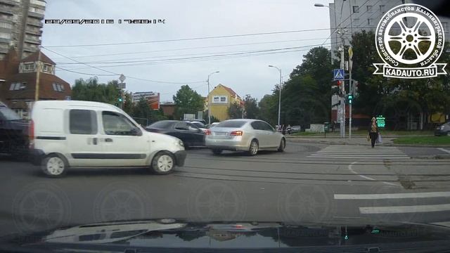Автобус едет на красный. Перекресток Литовского вала и Гагарина. Калининград. 29.09.16 смотреть онлайн