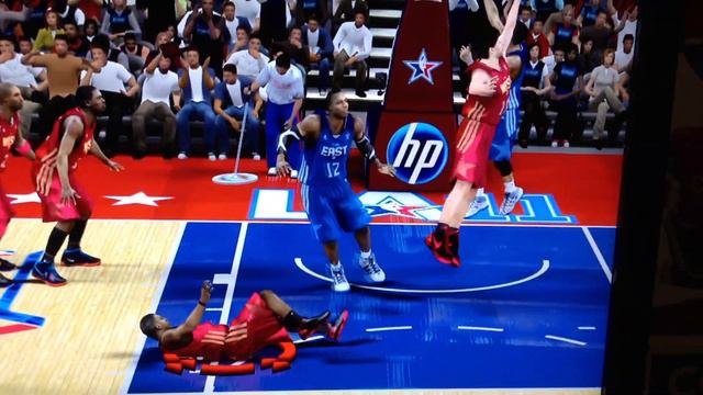 Derrick Rose BREAKS Chris Paul's Ankles (Dirty NBA 2K12 Crossover) смотреть онлайн