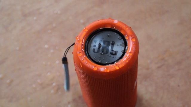 JBL FLIP 3 WATER TEST (SOUND TEST) (WATER TEST)flip 3 bass test смотреть онлайн