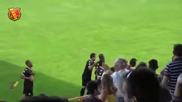 Бывший игрок Барселоны забил невероятный гол с сорока метров смотреть онлайн