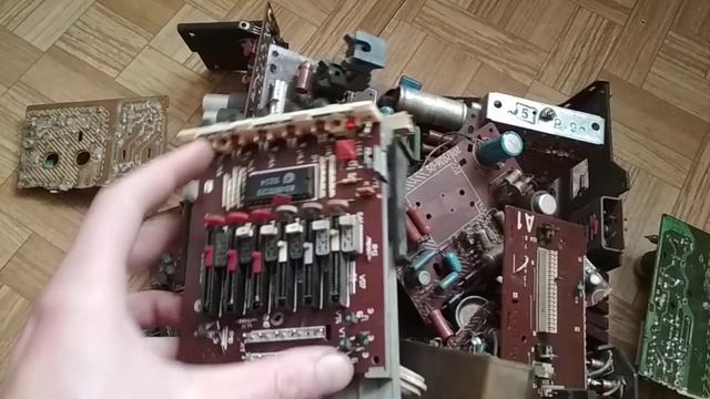 Обзор плат от старого телевизора с содержанием драгметала смотреть онлайн