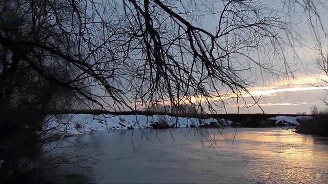 Весенний закат за рекой смотреть онлайн