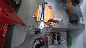 Volkswagen Polo. Ремонт сердцевины замка двери. "Ремонт личинки замка" Машина не открывается с ключ