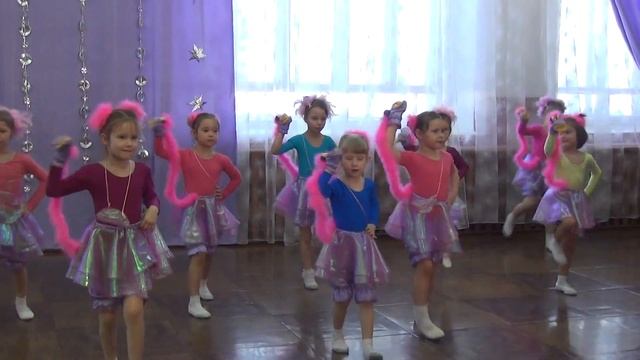 Танец "Страусята" МАУ НГО "Центр Творчества" Невьянск смотреть онлайн