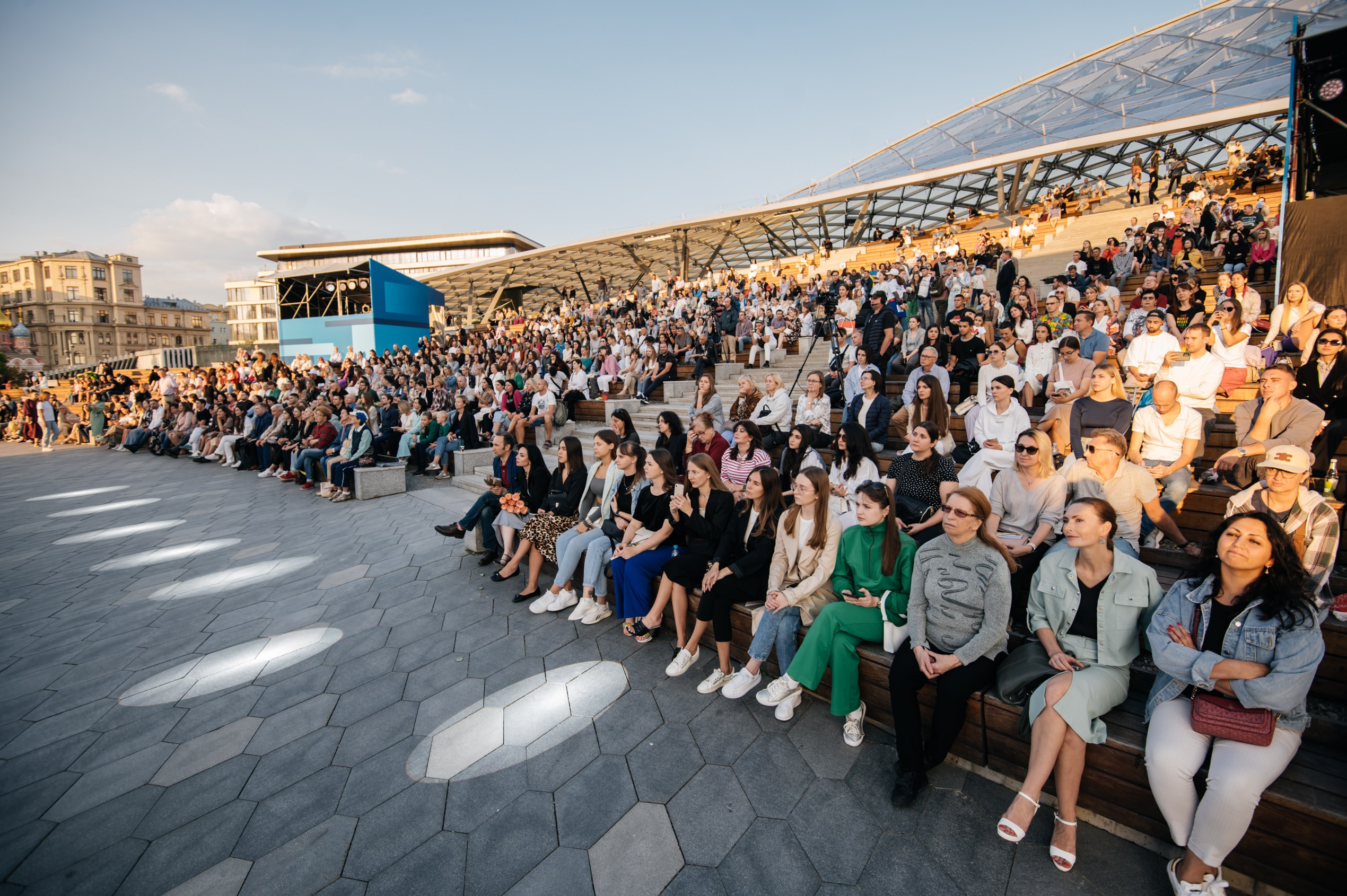 Поэтический вечер Анны Егоян и музыкально-драматический спектакль «Чайковский: гений вопреки» смотреть онлайн