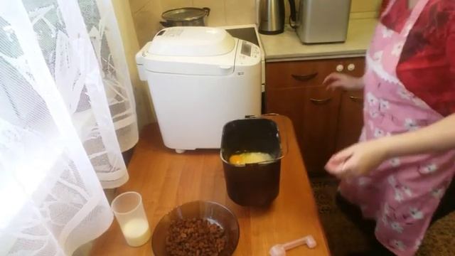 Сладкий сдобный хлеб с изюмом . смотреть онлайн