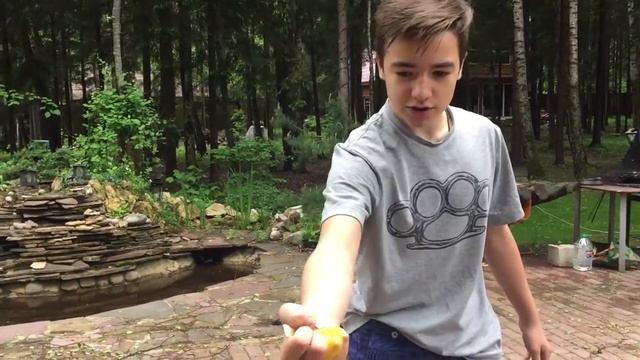 ВОЗМОЖНО ЛИ РАЗДАВИТЬ ЯЙЦО В РУКЕ?! смотреть онлайн