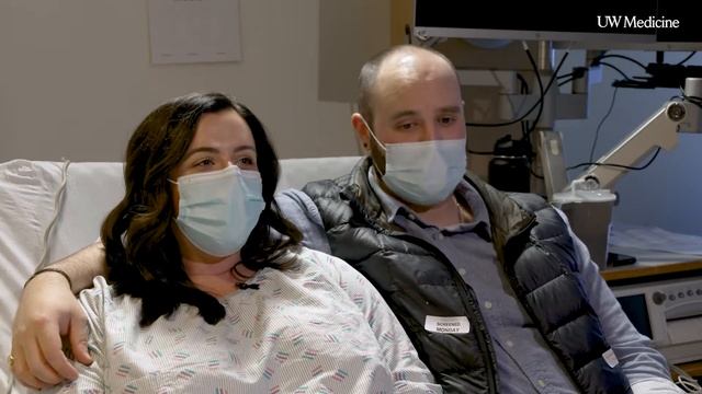 Newborn safely enters world after rare EXIT procedure смотреть онлайн